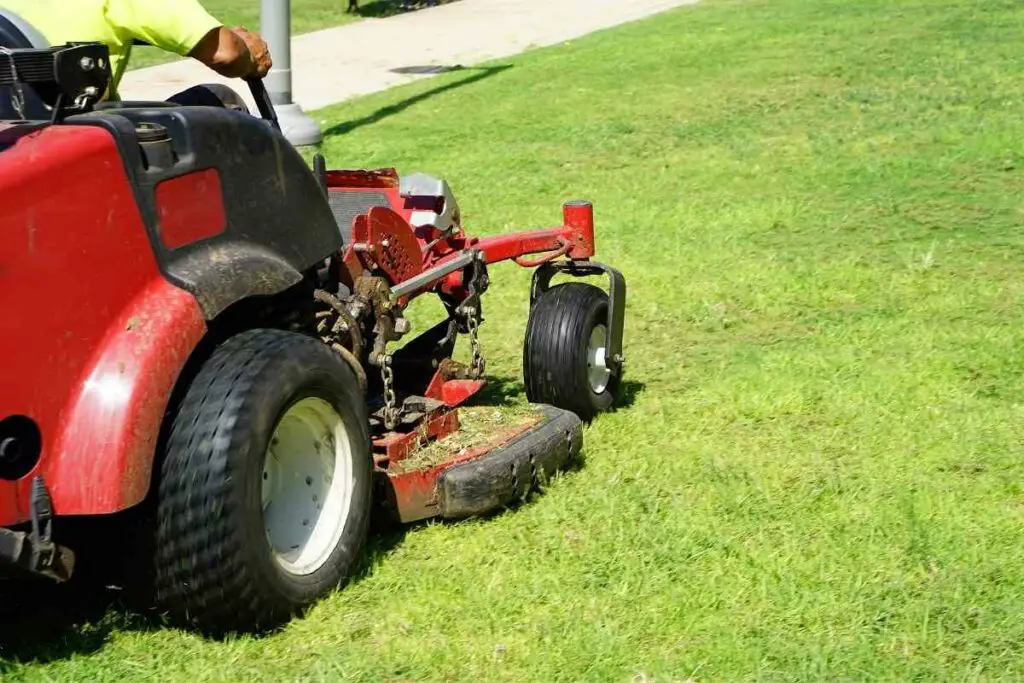 How to Mow Wet Grass with A Zero-Turn Mower