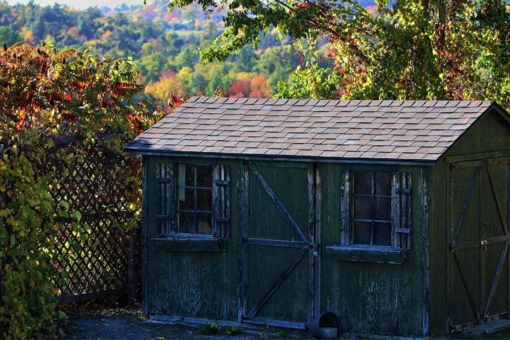 Heating garden shed without mains power is not hard