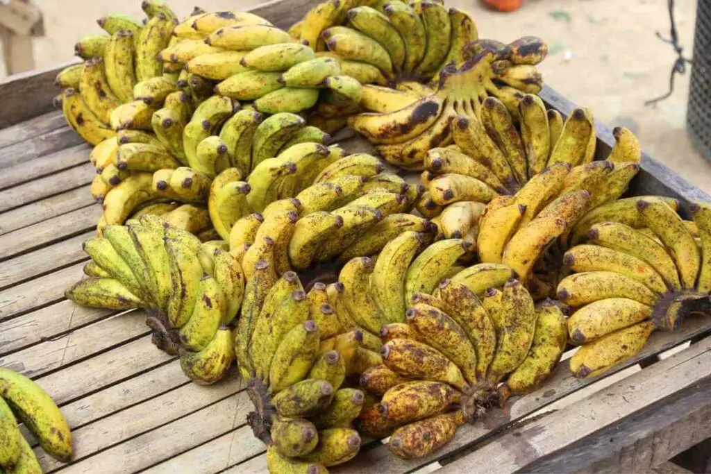 Turning organic bananas yellow