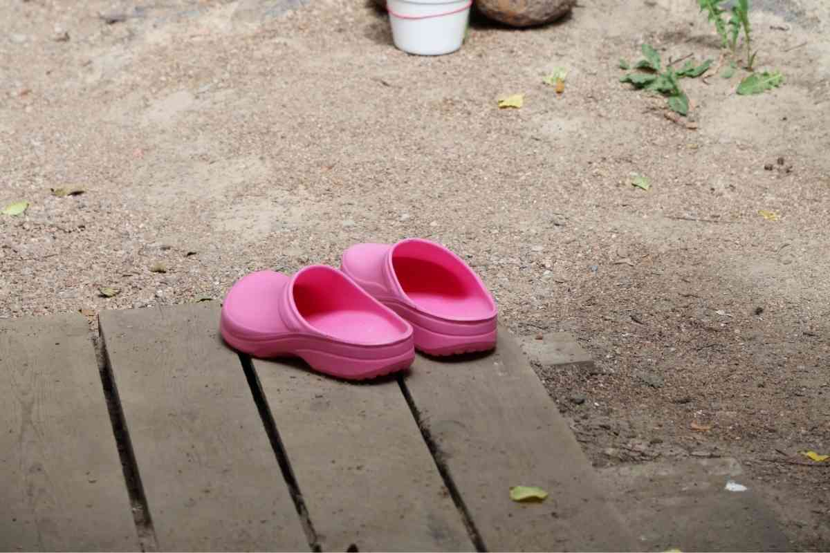 Best Garden Clogs For Women (Including Sloggers)Buyer’s Guide