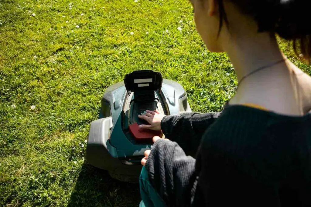Best Robotic Lawn Mowers Canada