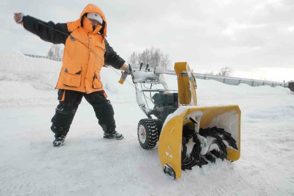 Gas powered snow blower