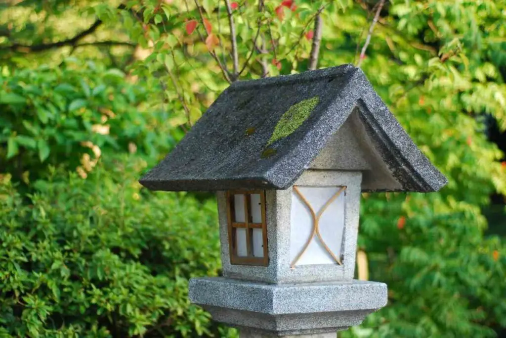 Japanese stone lanterns symbol