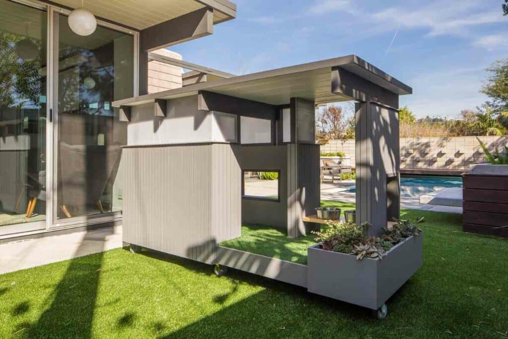 Villa Dog Kennel Idea