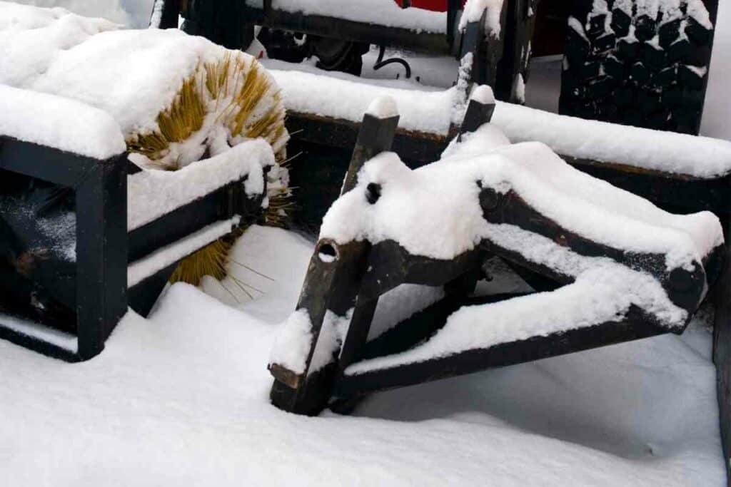 Choosing Tractor snow ploughs