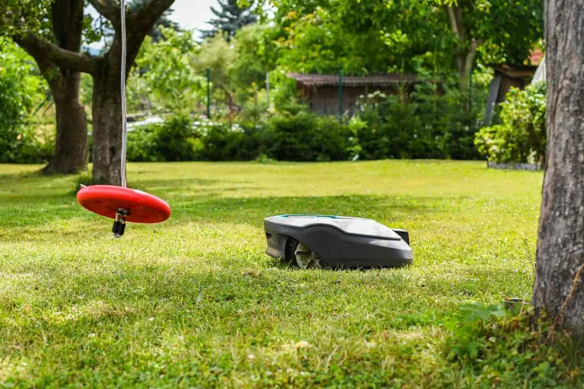 Can Robot Mowers Cut Around Trees?