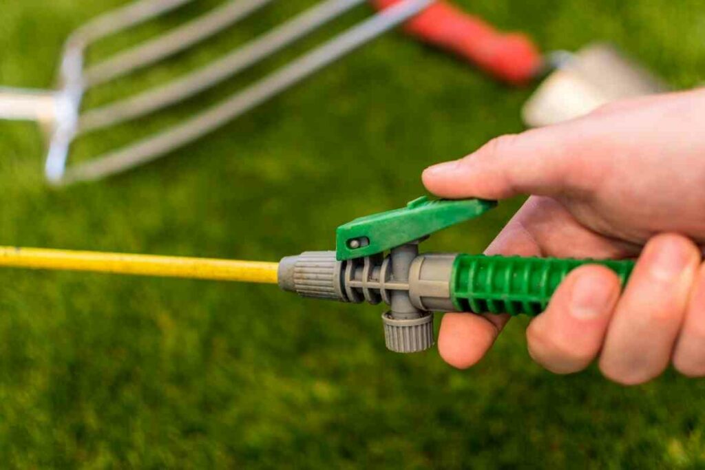 Buying tips for finding perfect garden pump sprayer