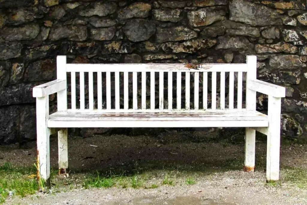 How long do wooden benches last