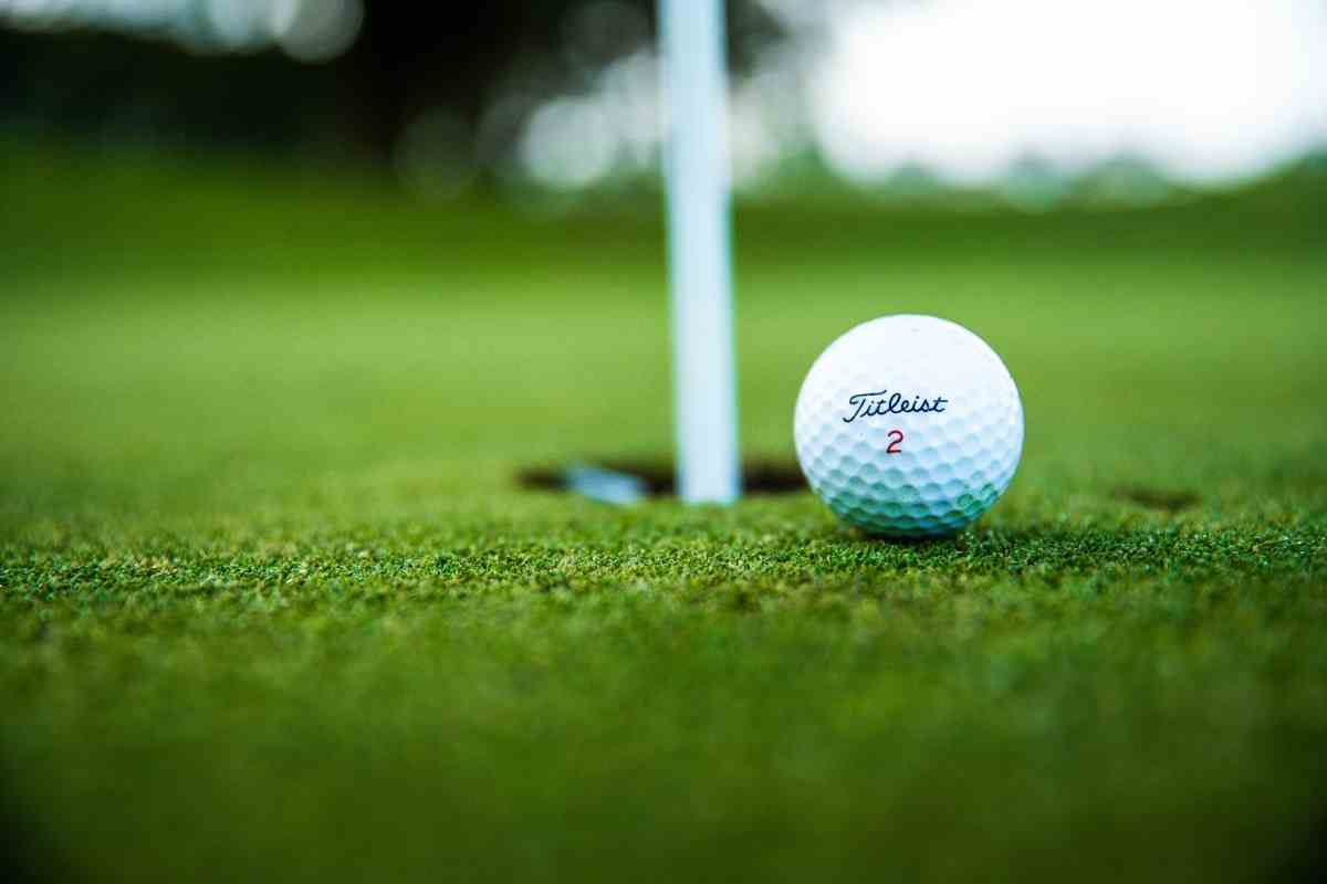 10 Backyard Golf Games (For Fun and Serious Golfers)