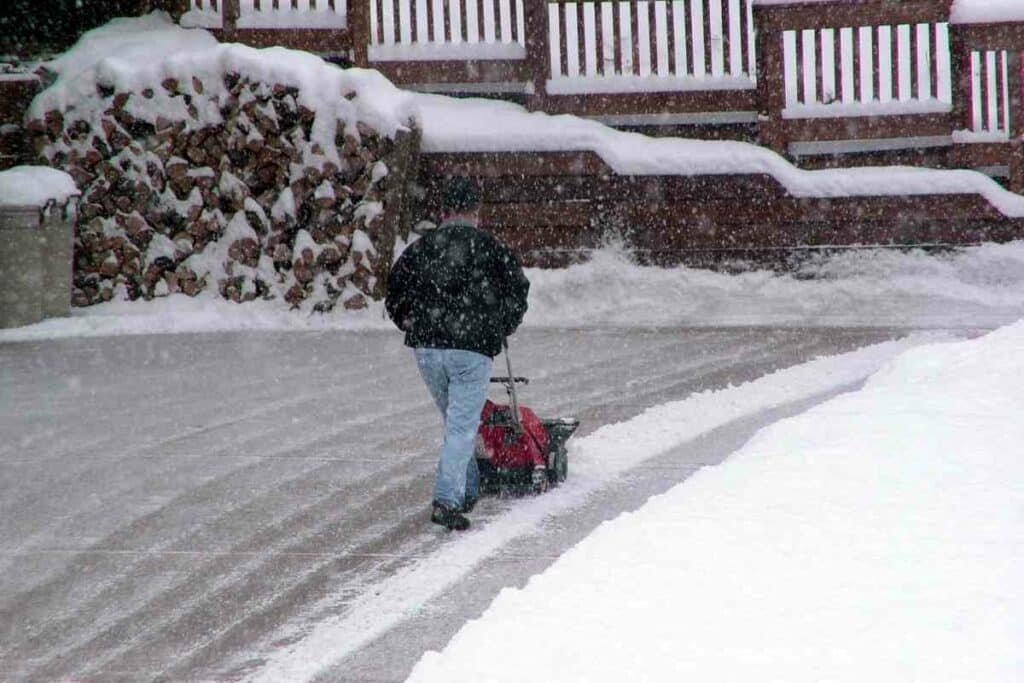 How much gas snowblower use explained