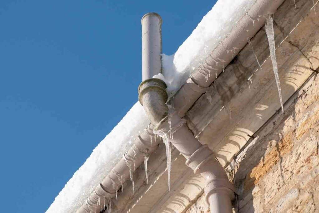 Preventing gutters from freezing