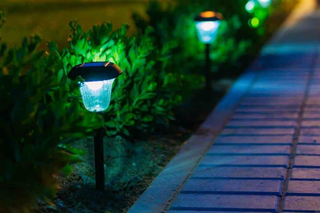 Light up backyard without electricity ideas