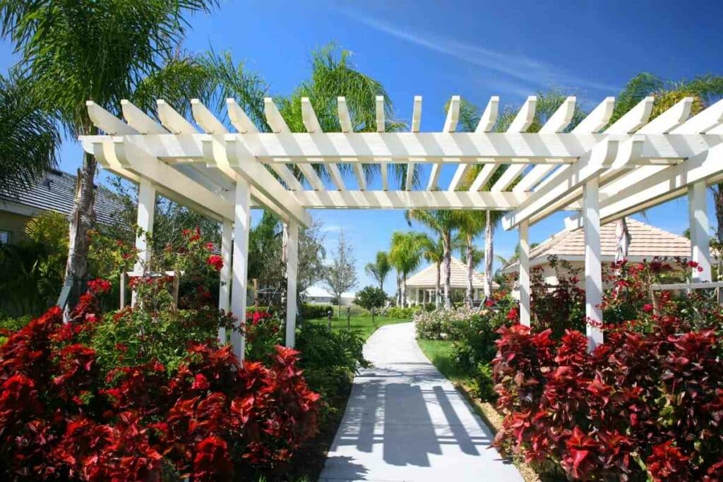 DIY vinyl pergolas or wood pergolas explained