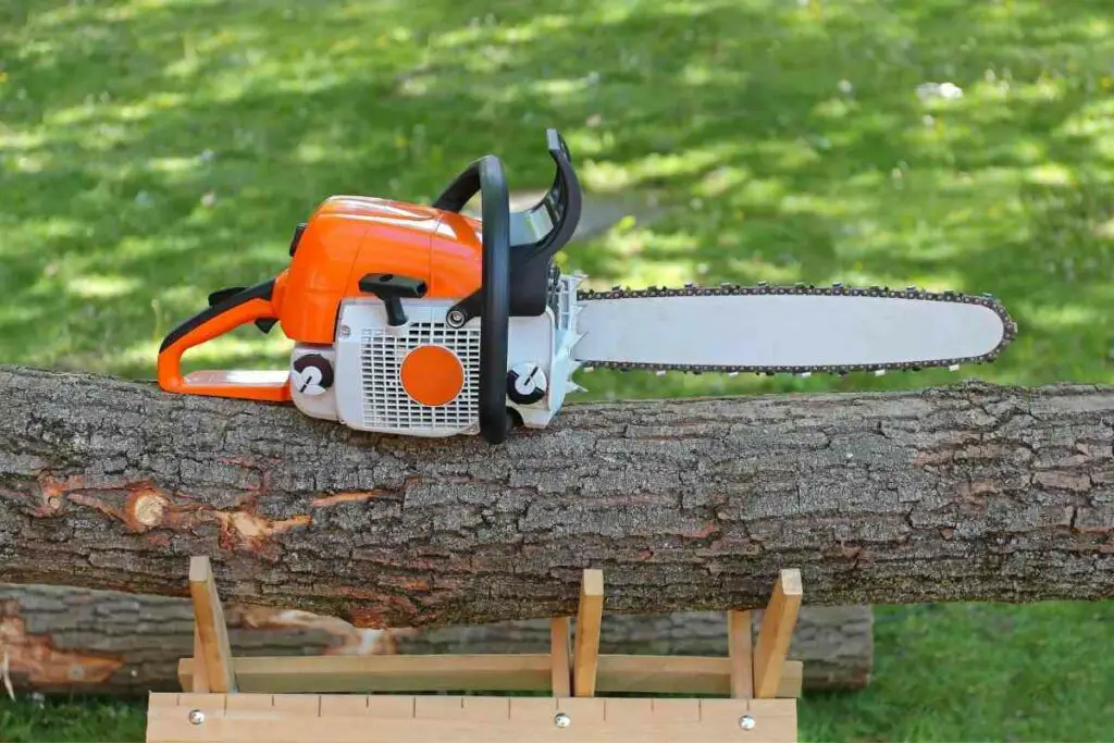 Storing chainsaw tips