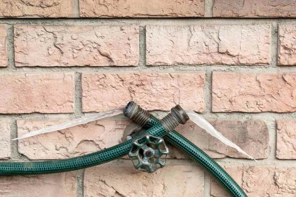 How to thaw frozen garden hose steps