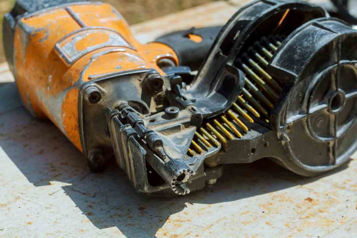 What's the Best Size Nails for Fence Pickets Sizes and Amount Needed